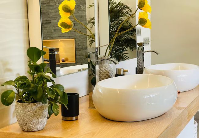 Villa in Nunue - BORA - Villa Reva Luxury Villa in Nunue - BORA - Villa Reva Luxury