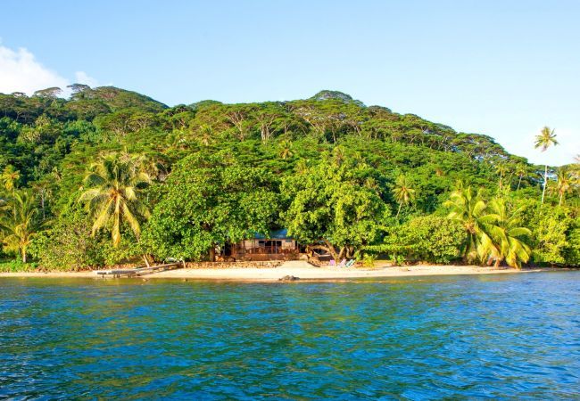 Villa Tehere Dream holiday rental, beach beside the lagoon, nature holiday, tropical forest, Tahaa island getaway