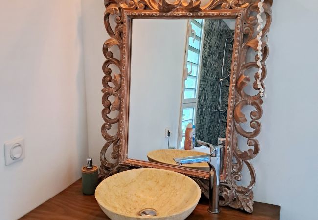 House in Paopao - MOOREA - Paopao Pool Mountain House in Paopao - MOOREA - Paopao Pool Mountain