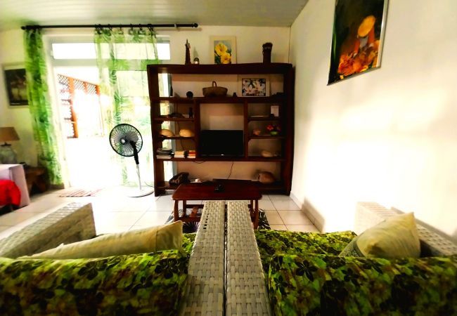 House in Mahina - TAHITI - Haumaru Beach Fare House in Mahina - TAHITI - Haumaru Beach Fare