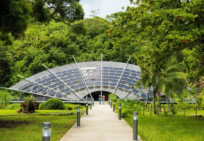 Bungalow in Pihaena - MOOREA - The SERENITY Creek spa Bungalow in Pihaena - MOOREA - The SERENITY Creek spa