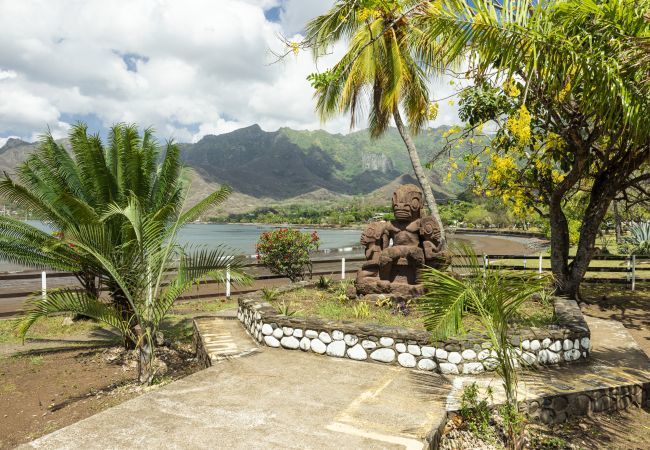 Rent by room in Taiohae - NUKU HIVA - Taio Bay triple Room 8 Rent by room in Taiohae - NUKU HIVA - Taio Bay triple Room 8
