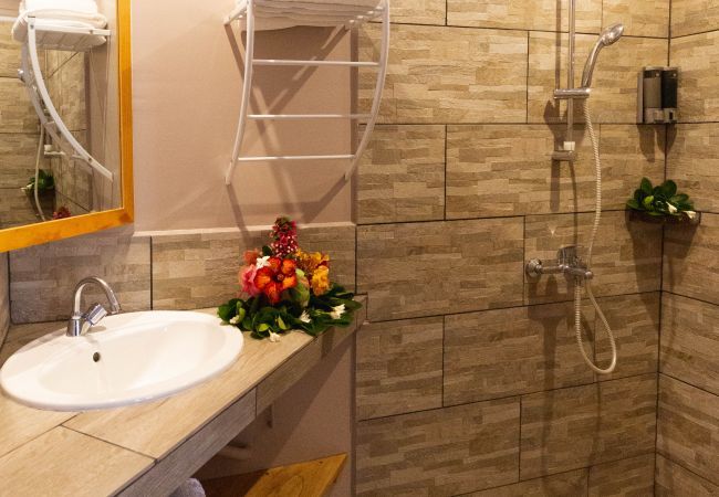 Bungalow en Hakahau - UA POU - Hakahau Fare Famille Bungalow en Hakahau - UA POU - Hakahau Fare Famille