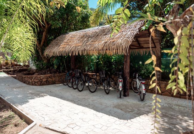 Bungalow en Haamene - TAHAA - Fare OPUHI Bay Bungalow en Haamene - TAHAA - Fare OPUHI Bay