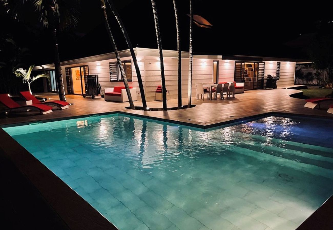 Villa a Nunue - BORA - Villa Reva Luxury