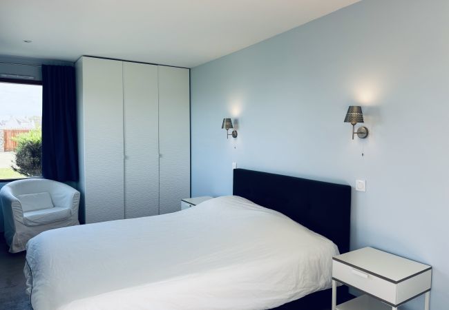 Villa à Ploemeur - BRETAGNE - La Villa Littorine 13p, Kerroc'h Plage Villa à Ploemeur - BRETAGNE - La Villa Littorine 13p, Kerroc'h Plage