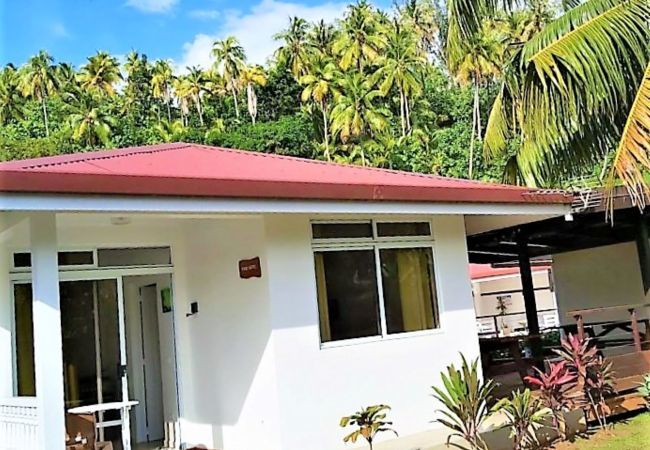 La vue sur la façade du bungalow 