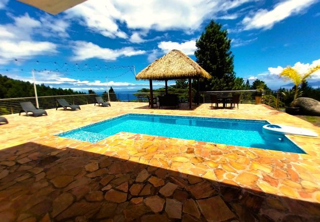 Villa à Punaauia - TAHITI - Villa Fa'ati Luxury - 16 pers Villa à Punaauia - TAHITI - Villa Fa'ati Luxury - 16 pers