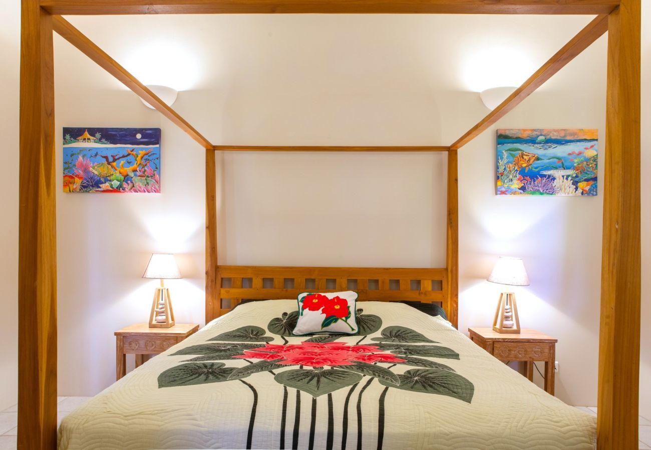 Chambre principale, Villa Tehere Dream location de vacances authentique sur l'île de Tahaa en Polynésie Française