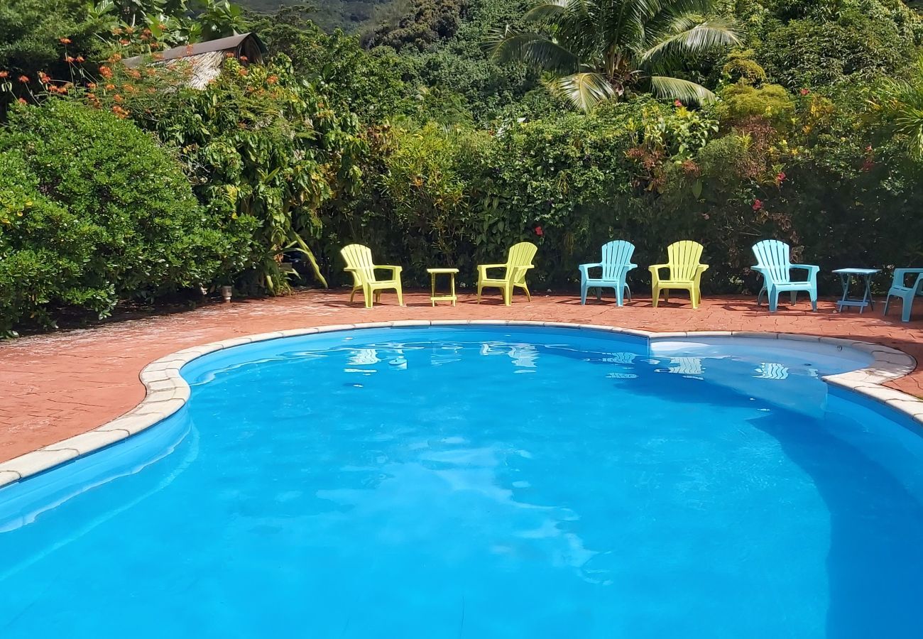 Chambres d'hôtes à Fare - HUAHINE - Bungalow Saumon des Dieux