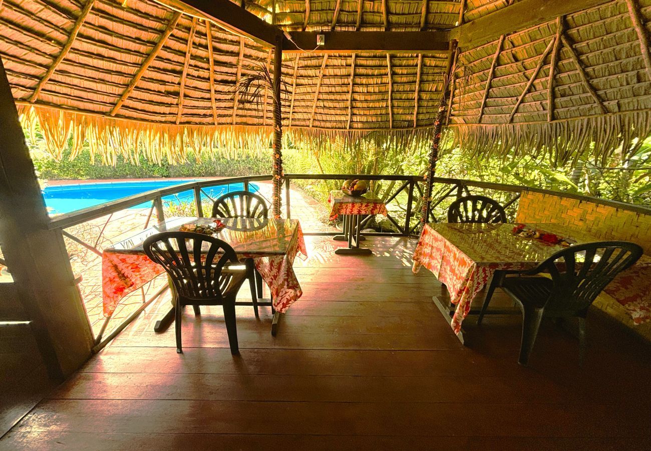 Chambres d'hôtes à Fare - HUAHINE - Bungalow Saumon des Dieux