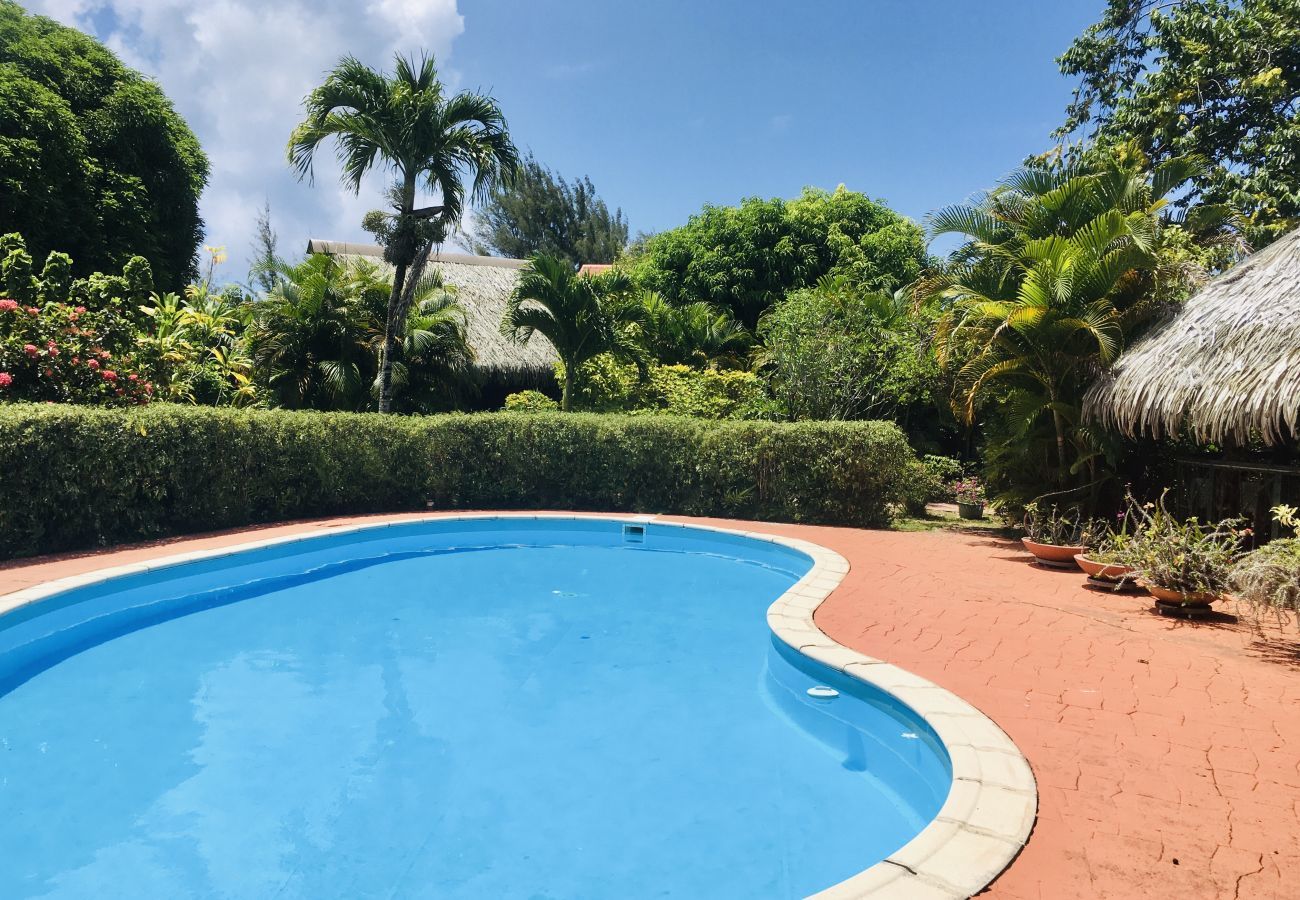 Chambres d'hôtes à Fare - HUAHINE - Bungalow Saumon des Dieux