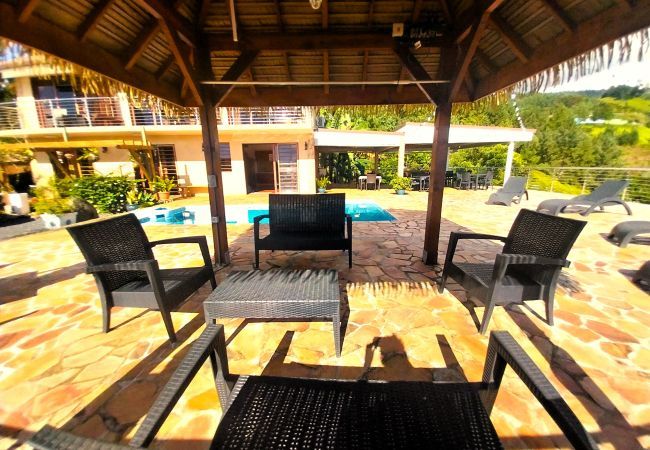 Villa em Punaauia - TAHITI HILLS LODGE - 16 pers