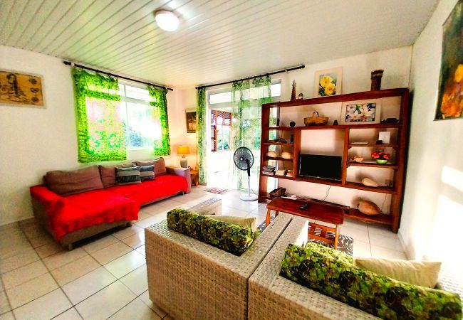 House in Mahina - TAHITI - Haumaru Beach Fare House in Mahina - TAHITI - Haumaru Beach Fare