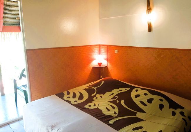 Rent by room in Fare - HUAHINE - Bungalow Picasso Rent by room in Fare - HUAHINE - Bungalow Picasso